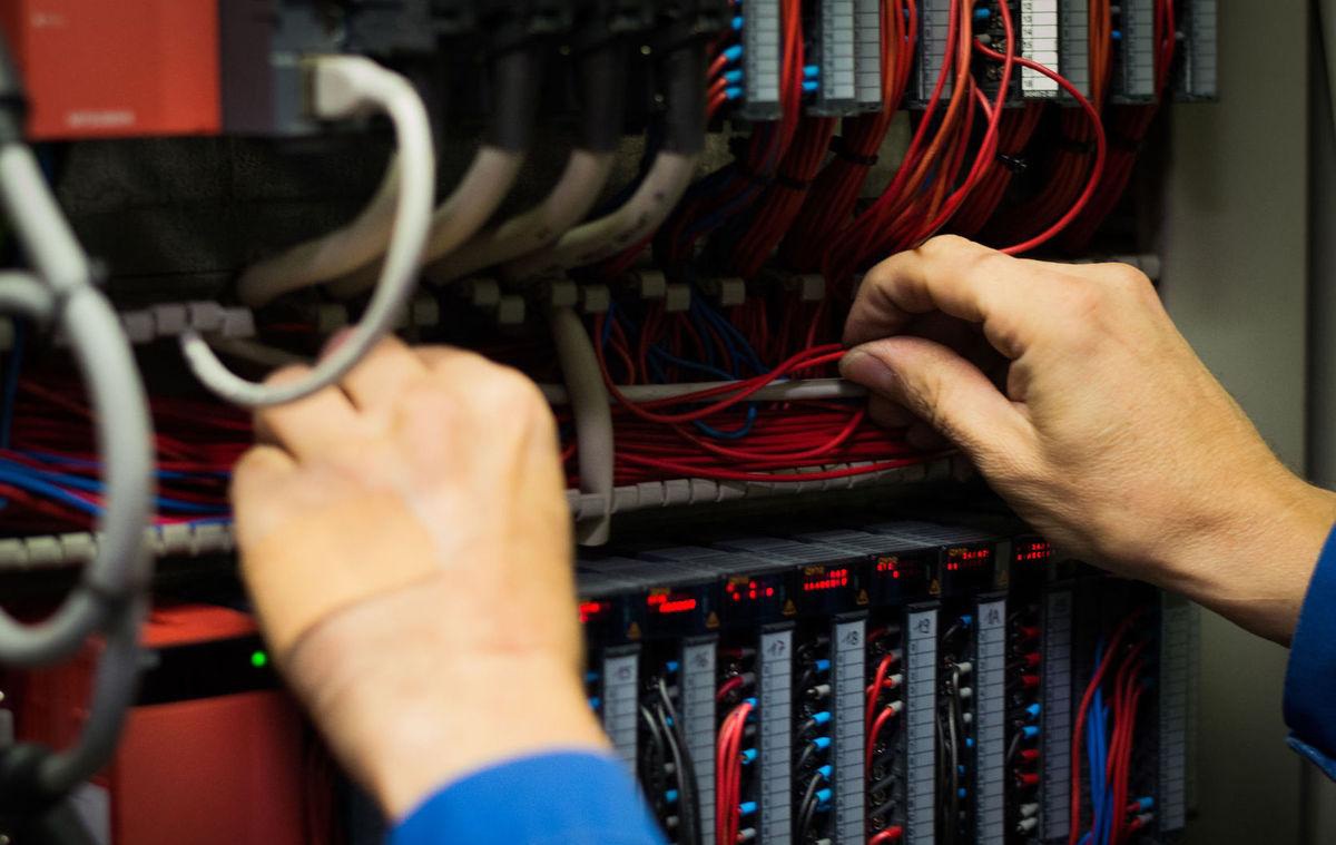 Wiring inside the computerised production control system